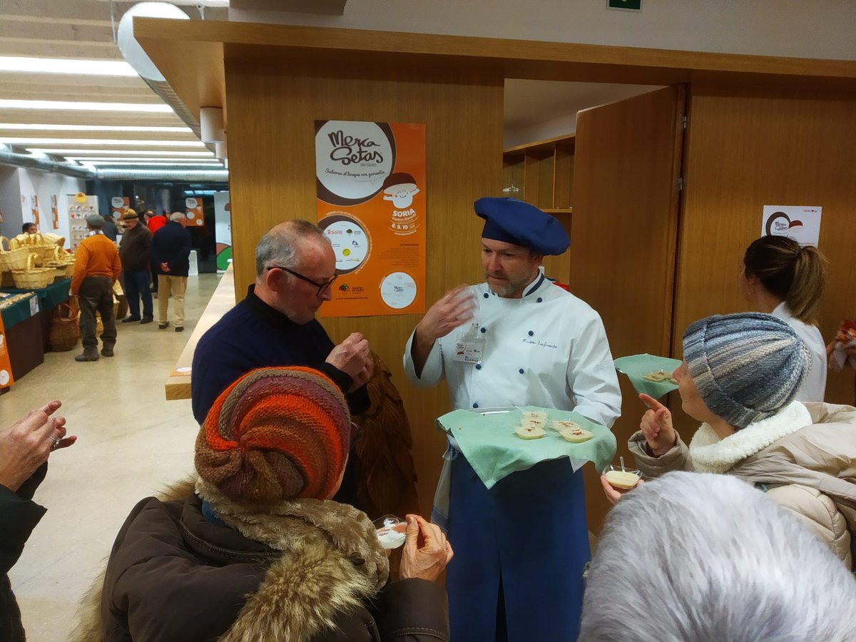 El CIFP La Merced de Soria ha preparado una crema de boletus con virutas de jamón para los visitantes de <a href="/Mercasetas/">Mercasetas</a>. Gracias por vuestra colaboracion Grado Medio de Cocina y Gastronomia