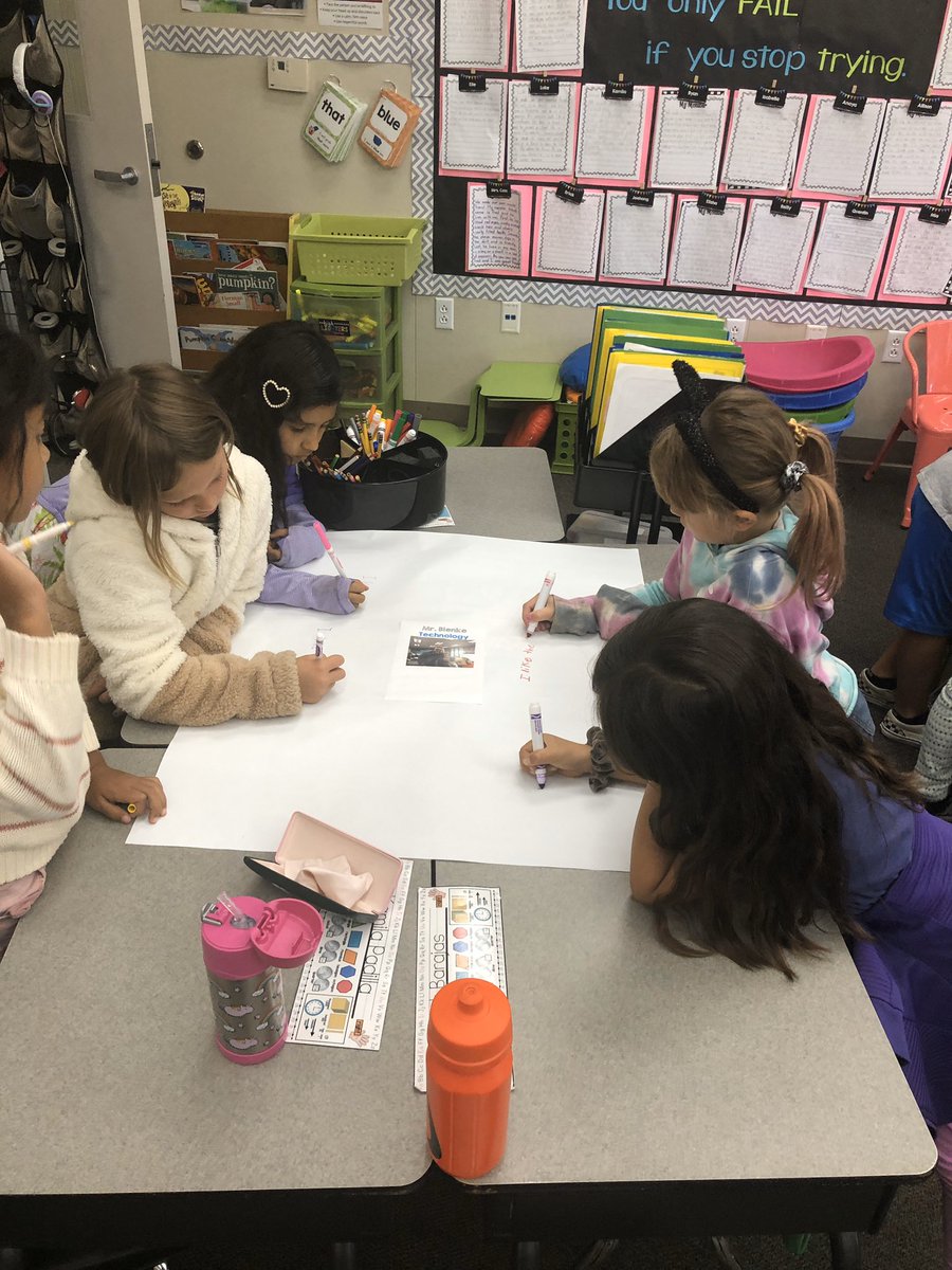 Using a chalk talk to brainstorm what we love about STEAM+. Later today students will be choosing one and writing an opinion piece. #sycridge #dmusd