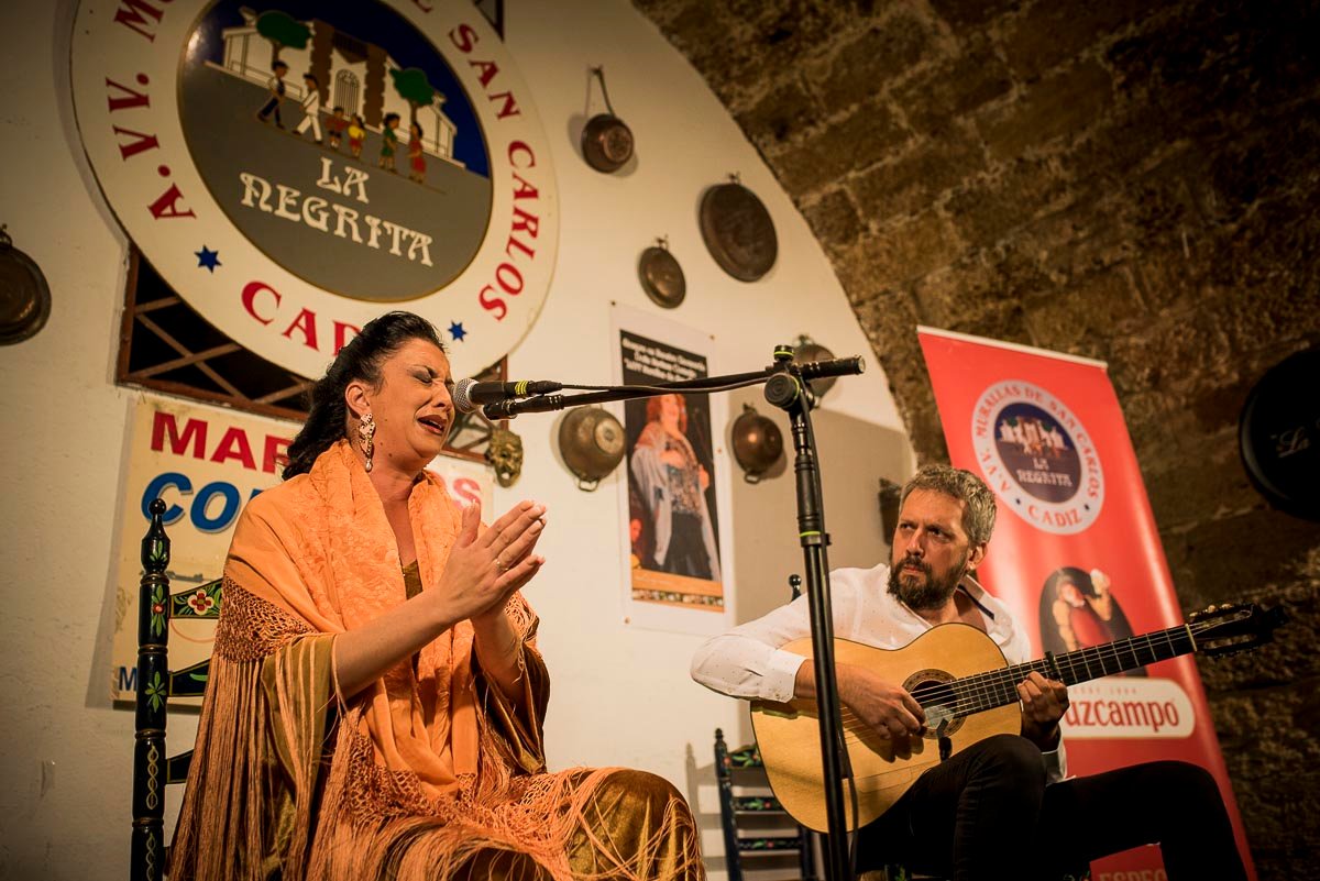 FlamencoCadiz's tweet photo. La Fabi. Fabiola Pérez al cante y Paco Heredia a la guitarra. AAVV Murallas de San Carlos, La Negrita.
Patrimonio #Flamenco #Cádiz 
@DMCCadiz @VisitCadiz
Fotos: Carmen Kahlo. https://t.co/havKKCCZBa