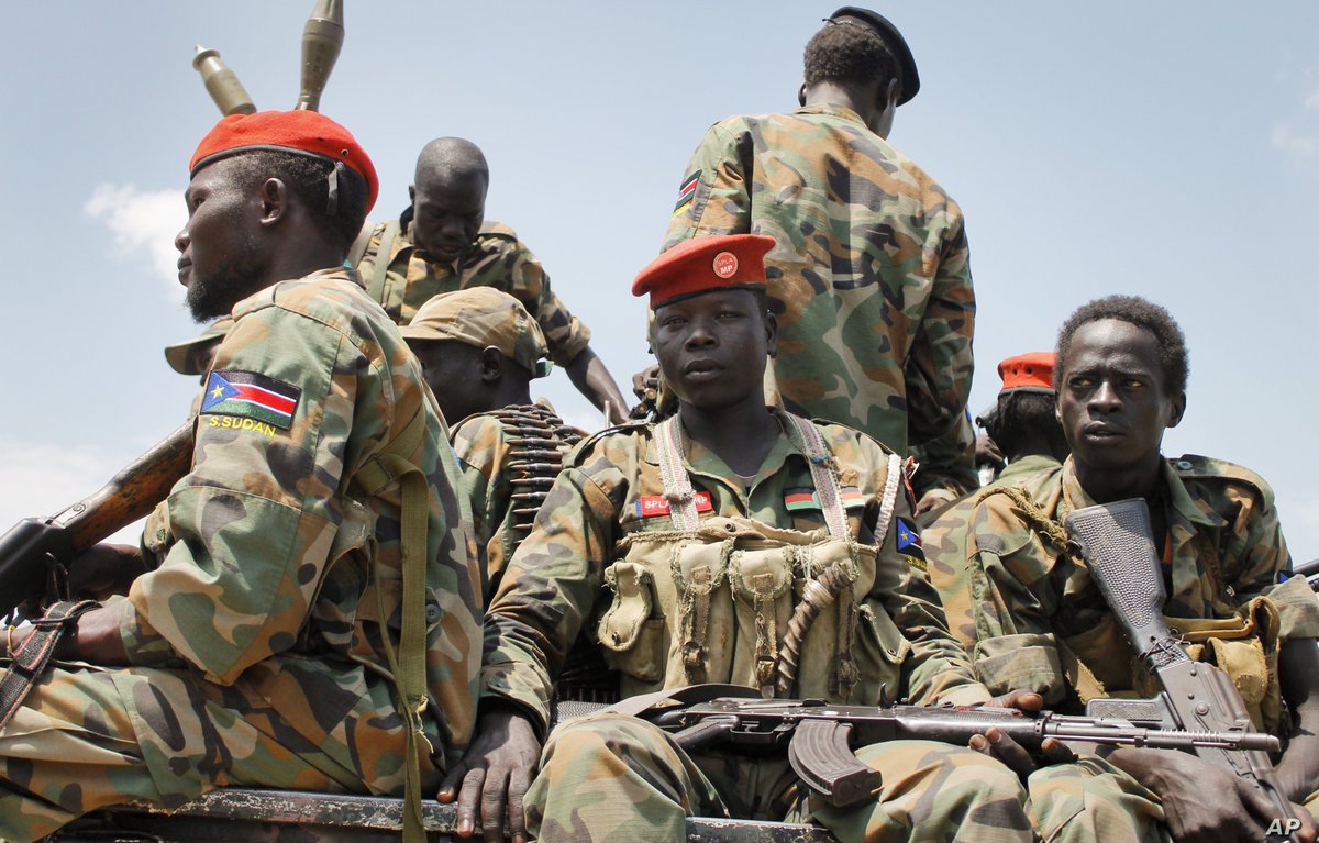 Con el "enemigo externo" corrido, y con la lucha por los recursos y el territorio detrás, distintas facciones empezaron a levantarse en armas ante el nuevo gobierno y Sudán del Sur está en guerra civil casi desde su nacimiento hasta hoy.