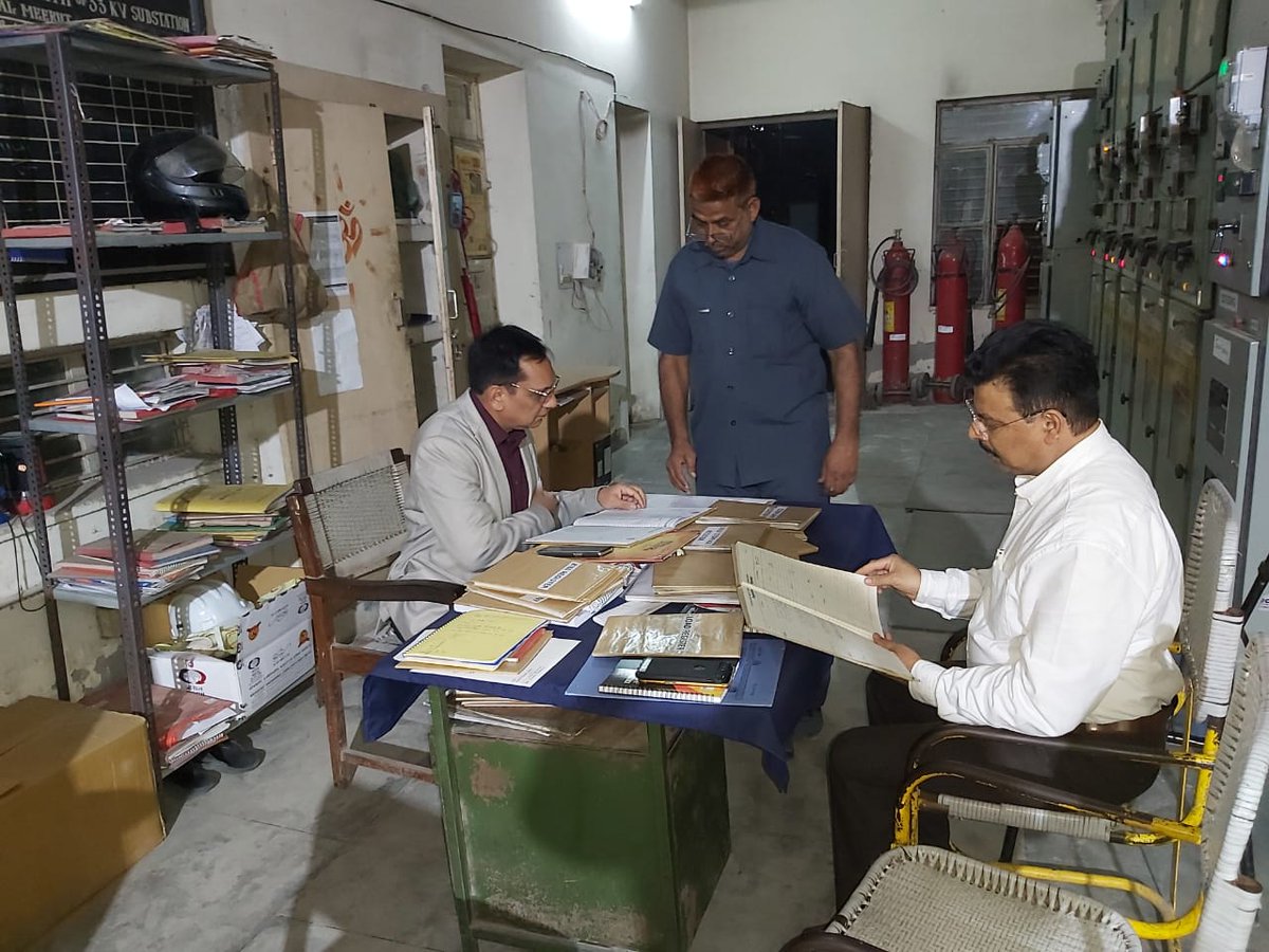 पश्चिमांचल के अंतर्गत आज 33/11 केवी सेंट लुक्स उपकेंद्र मेरठ का औचक निरीक्षण किया गया।
<a href="/UPPCLLKO/">UPPCL</a>
