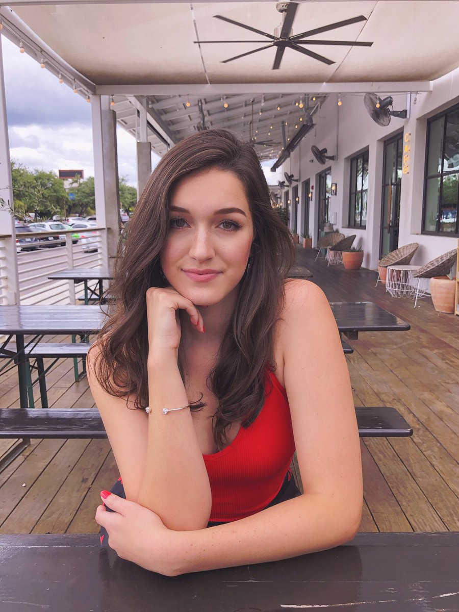 MissRyleePaige's tweet photo. oh hey ☕️ https://t.co/2Uh6OYHLbQ
