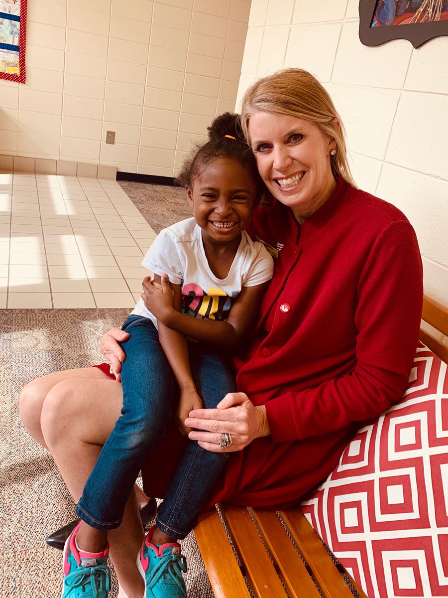 JJohnson_RES's tweet photo. Thanks @cristenpherring, ACS Superintendent, for visiting the RES Champions today! 🏆 #ACSCommunity #RESistheBest https://t.co/oi6twDCA9q