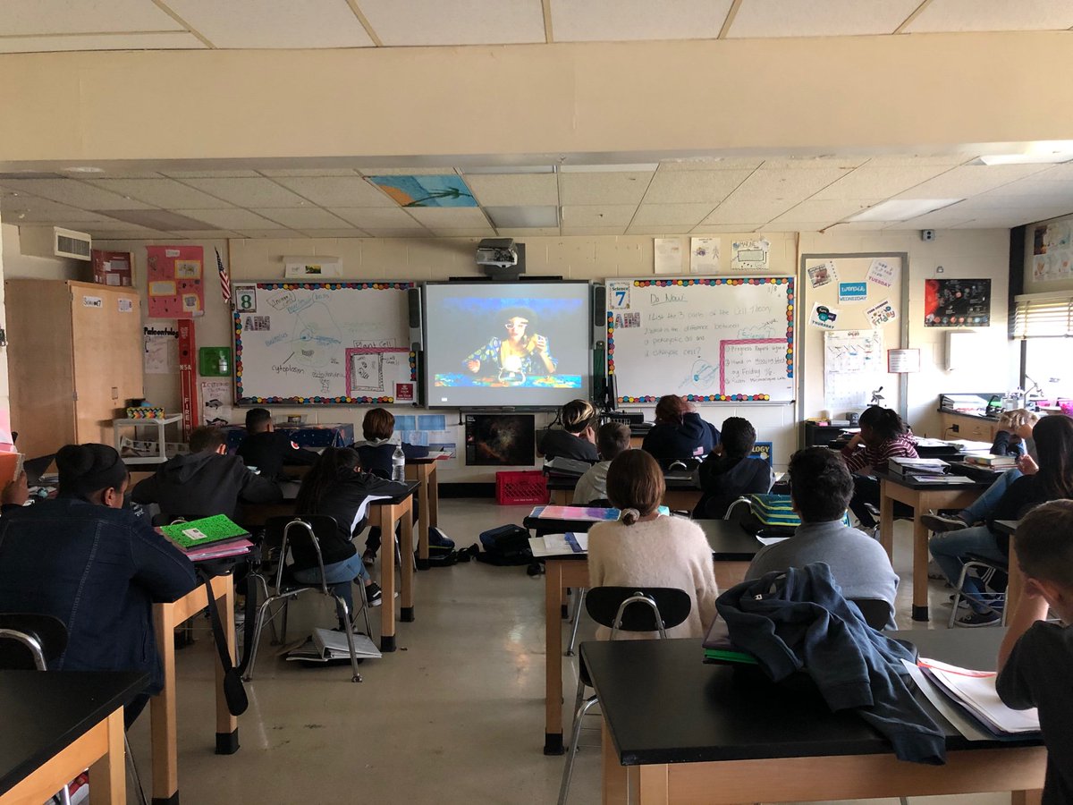Using <a href="/DiscoveryEd/">Discovery Education</a> today in our science class to introduce organelles! Thanks to <a href="/2lorie/">LorieeiroL</a> and @MrPrendon for the great resource in yesterday’s meeting! 
#LBLeads #ProudtobeLB <a href="/Lau7210/">LMK</a>