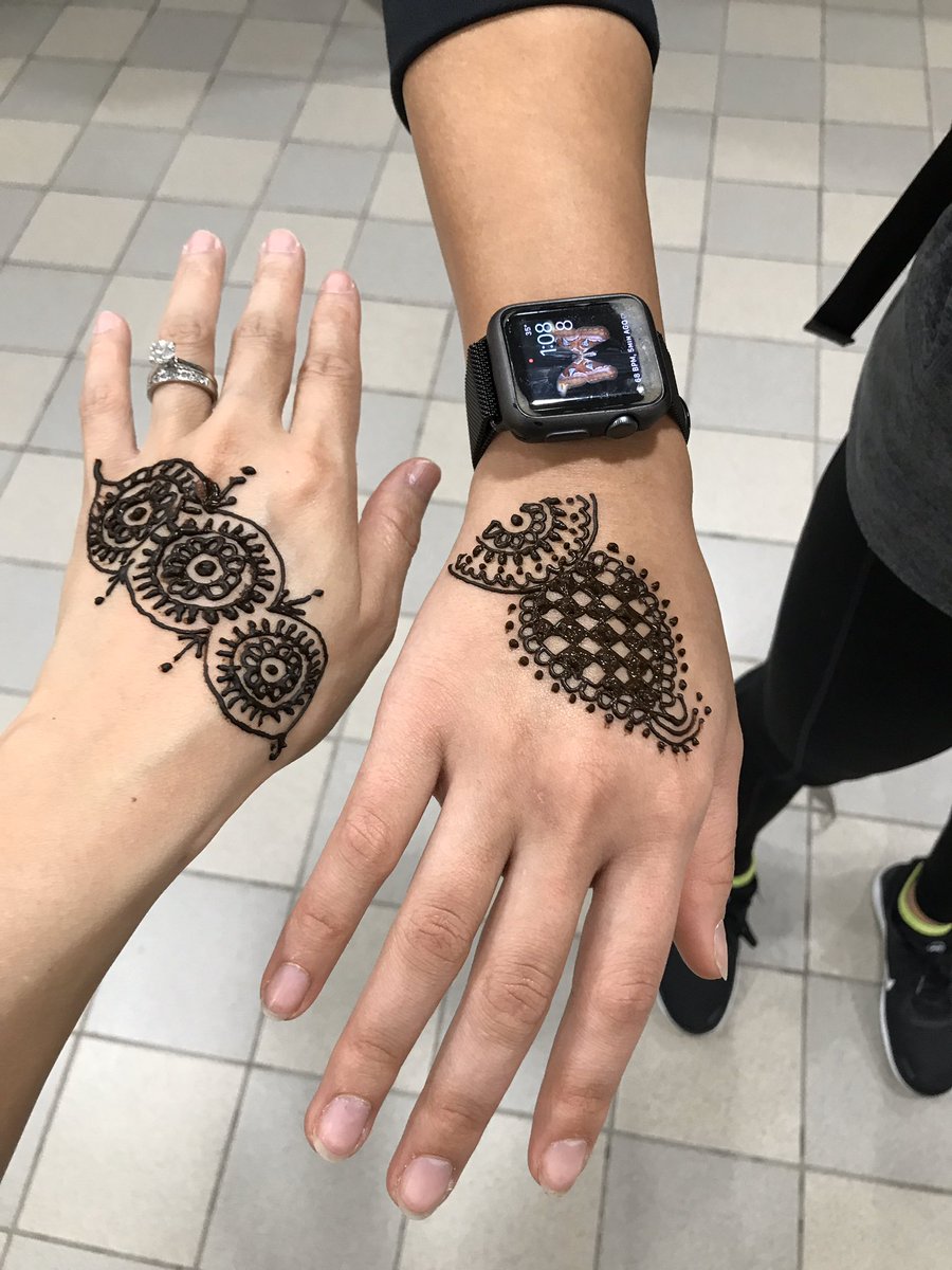 NotesByMrsC's tweet photo. Fun times during our LLT lunch break with Ms. Lena!! Laughs, cookies, and henna art!! #LexLearns19 @LPSProfLearn @Hawk_Principal @CaitAhern @lexingtonsuper @Harrington_3L https://t.co/G7Nyj6uBhH