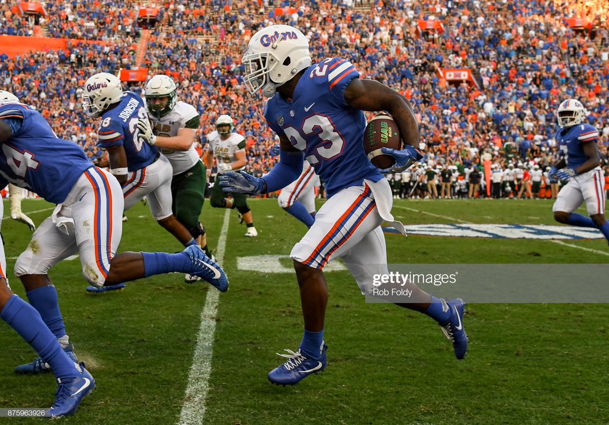 The Gators would go on to wear white helmets 2 more times during the 2017 season, both at home:UAB 36-7 WFSU 38-22 L