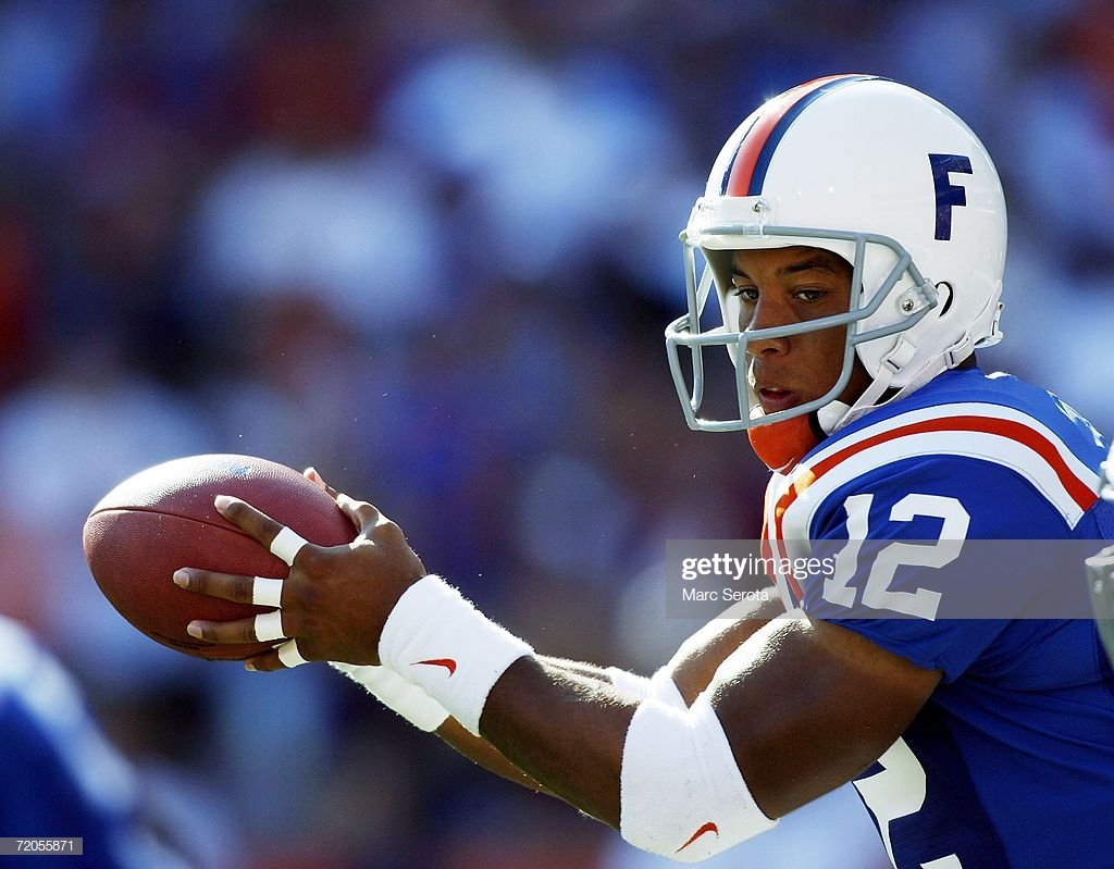 After a 38yr hiatus, white helmets finally returned to the field for the Gators in the form of 1966 throwbacks for the 2006 game vs Alabama.The throwback uniforms were worn in celebration of Florida’s 100th season of football.Florida won 28-13