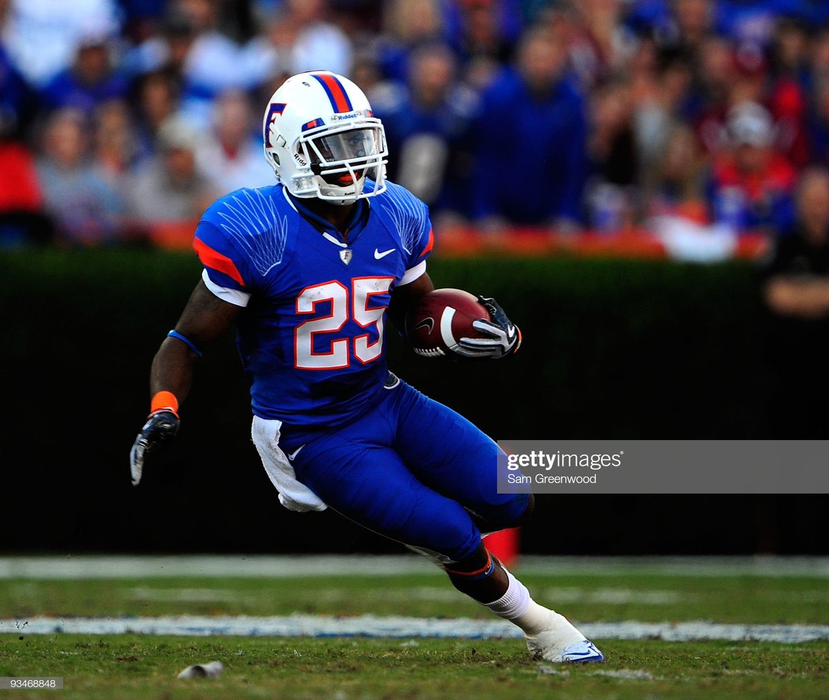 Then, in Tebow’s final game in The Swamp, Florida debuted new look white helmets for the 2009 Nike Pro Combat uniforms.“Nike designers immersed themselves in Gators’ history and lore to bring inspiration cues to the look and direction of the uniforms” -  http://FloridaGators.com 