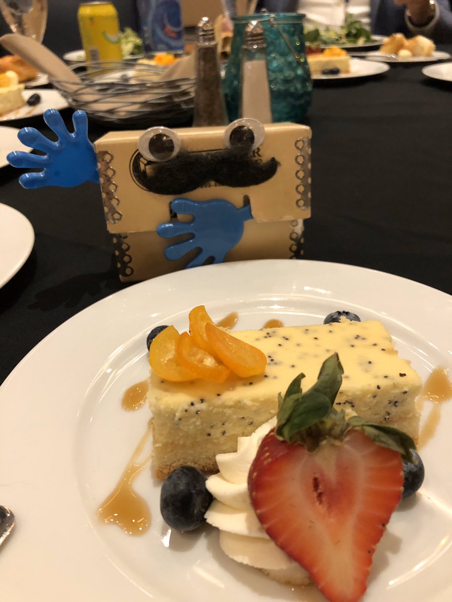 MrBobBox's tweet photo. Obligatory lunch photo. Really enjoying the music! #MARACfall2019 https://t.co/D5ijolBwnf