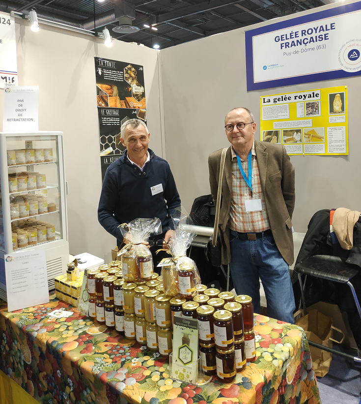 <a href="/MIF_Expo/">MIF Expo - Le Salon du Made in France</a> <a href="/AgnesRunacher/">Agnès Pannier-Runacher 🇫🇷🇪🇺</a> <a href="/Economie_Gouv/">Ministère de l'Économie et des Finances</a> Les #coopératives  @Entremont_Fr, <a href="/IsignySteMere/">Isigny Sainte-Mère</a> et "Gelée Royale Française" (GRF) sont présentes au 
<a href="/MIF_Expo/">MIF Expo - Le Salon du Made in France</a>, le salon du #madeinFrance 
Et pour mieux les connaître, direction le site de <a href="/lacoopagricole/">La Coopération Agricole</a> : 
➡️ GRF : lacooperationagricole.coop/fr/productions…
➡️ Isigny: lacooperationagricole.coop/fr/internation…