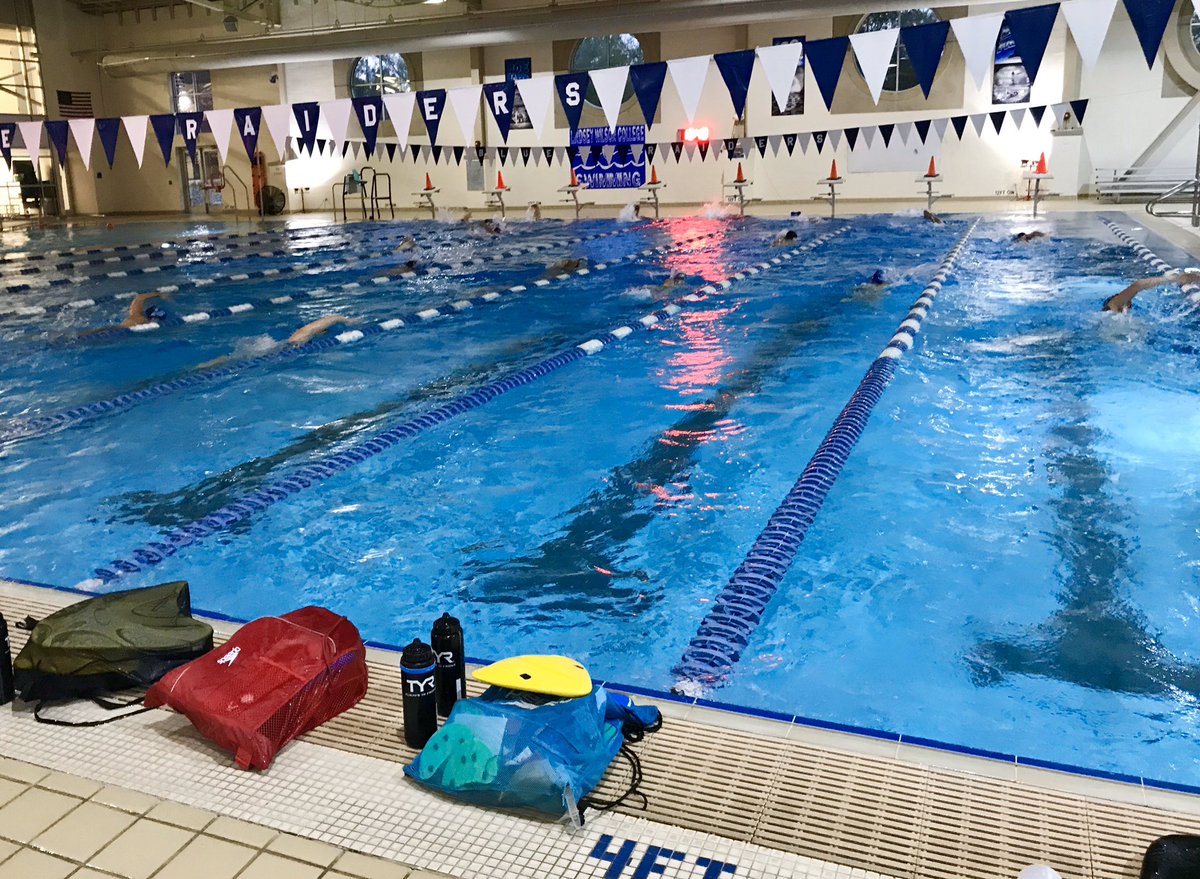 CoachKemnitz's tweet image. Remember that Saturday’s meet (at 12) will include a drawing for a $25 gift card at the bookstore AND all admission fees will be donated to @Heifer International! #OINK #LIVE5 #RISE #BLUERAID
