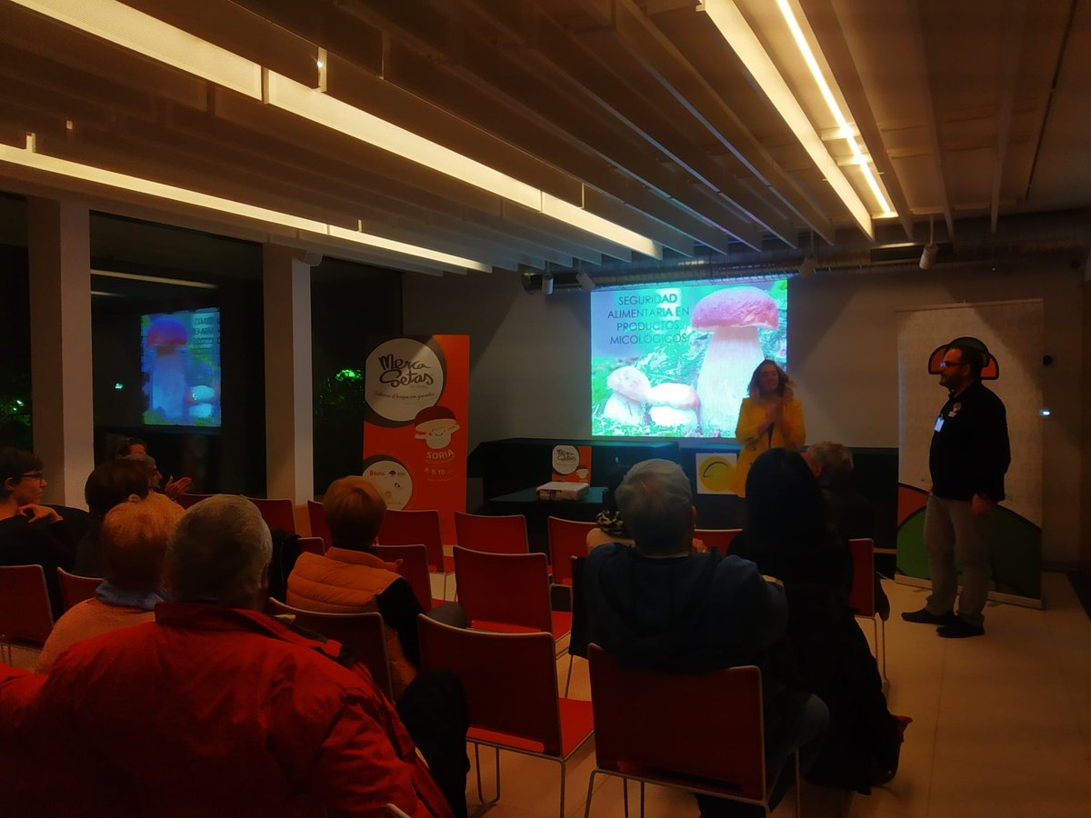 Mercasetas's tweet photo. Empieza la charla dinámica Seguridad alimentaria en productos micológicos a cargo de Yolanda García, técnico de calidad y José Antonio Vega, director tecnico de la Asociación Montes de Soria https://t.co/kmbG5E1RpH
