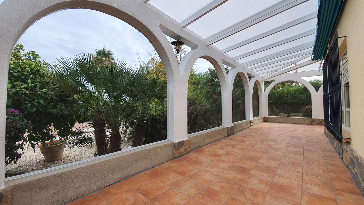 ant_cornwell's tweet image. #flyfreedom
Another screened terrace enclosure in Sunny but bug infested Spain!
Polycarbonate roof.