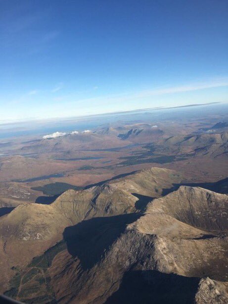ciara_devanney's tweet image. Got a little spin on this baby today ✈️, demo flight of the Embraer E195-E2 from @ShannonAirport, thanks for a great opportunity to travel in style and see some incredible views of the west Ireland coast 🇮🇪 #Embraer #demoflight #shannon #WildAtlanticWay