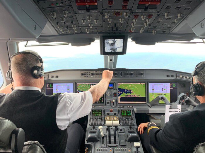 ciara_devanney's tweet image. Got a little spin on this baby today ✈️, demo flight of the Embraer E195-E2 from @ShannonAirport, thanks for a great opportunity to travel in style and see some incredible views of the west Ireland coast 🇮🇪 #Embraer #demoflight #shannon #WildAtlanticWay