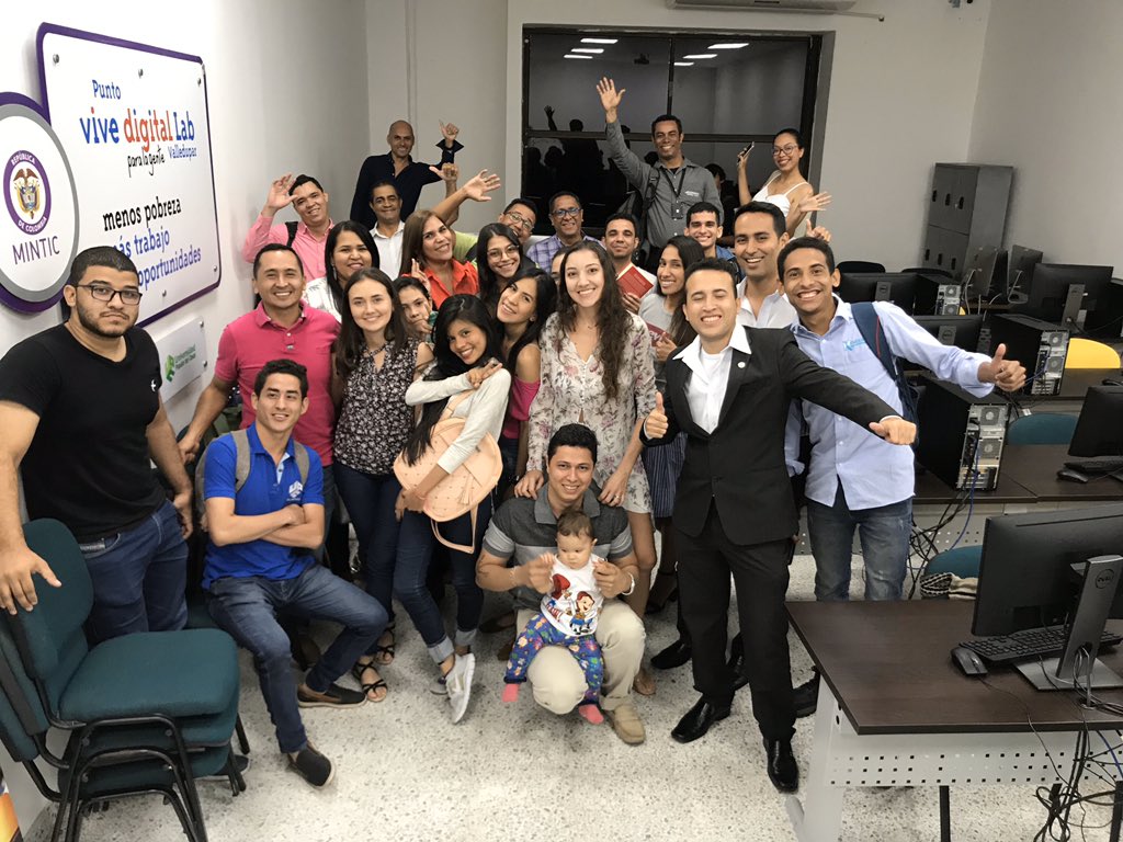 PVDLAB_Vpar's tweet photo. Y así concluimos la tercera semana de la fase Descubrimiento de Negocios, con emprendedores de @Unipopularcesar, @Areandina y @SENAComunica de Valledupar. https://t.co/NNZ4BRtzve
