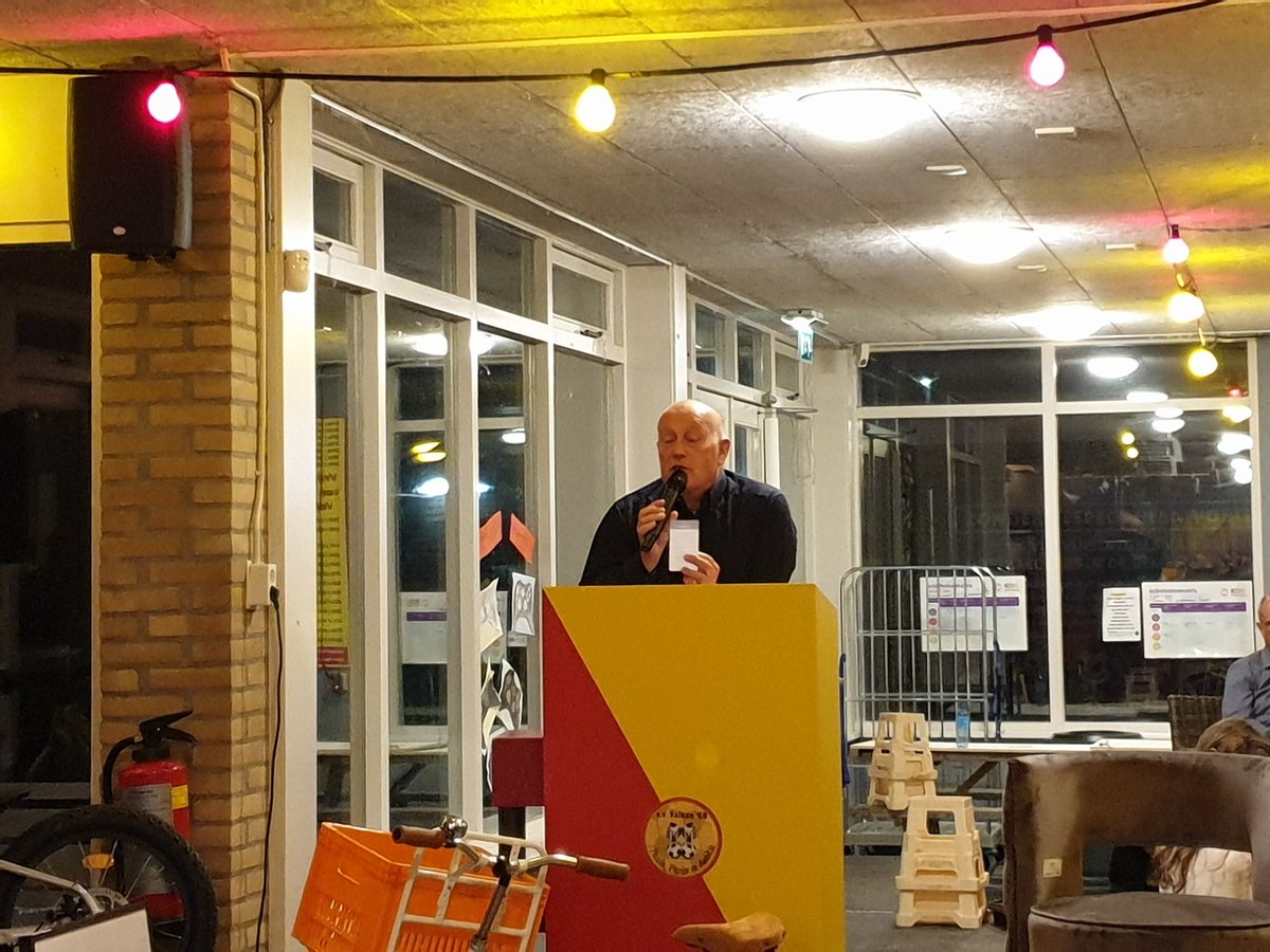Valken68's tweet image. Met 60K opbrengst staat hier een terecht trotse voorzitter