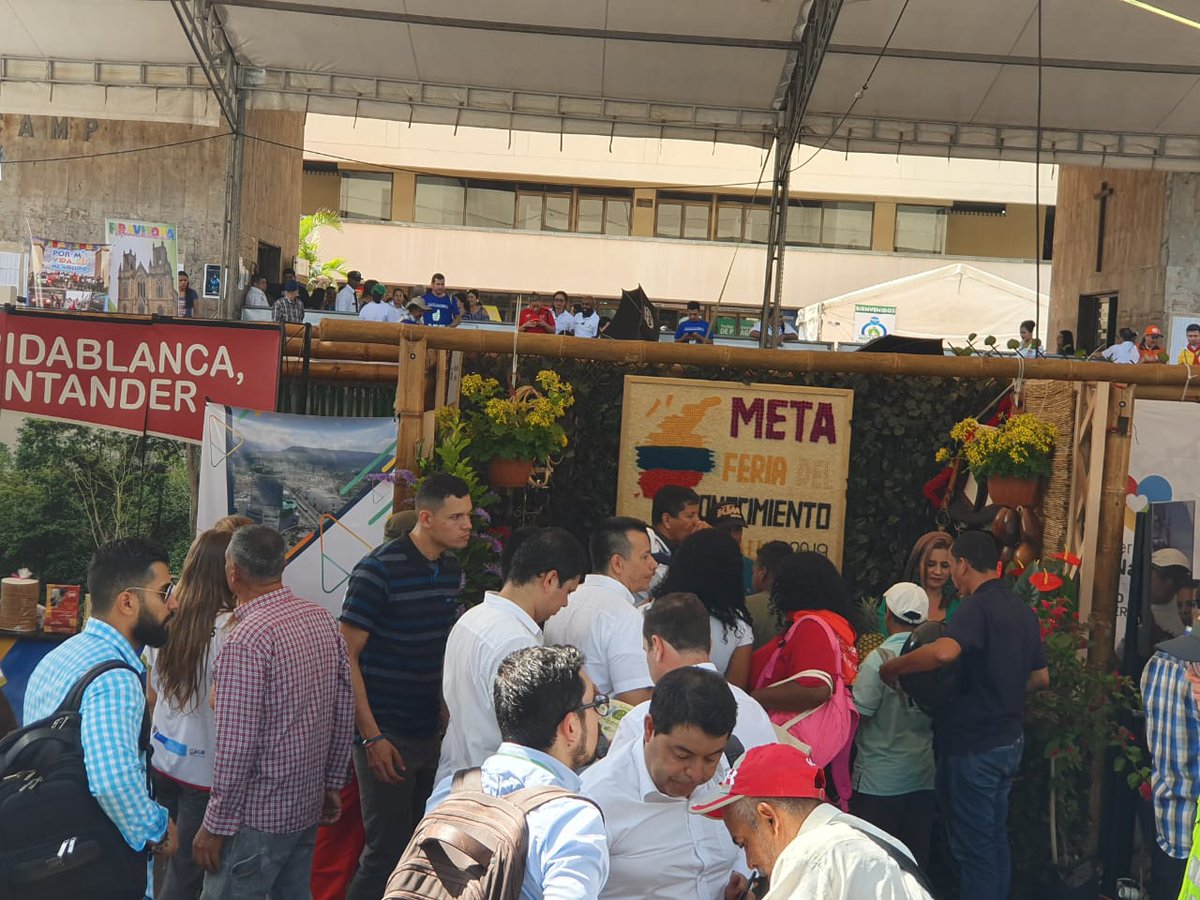 GobMeta's tweet photo. Una delegación del Gobierno de las Oportunidades participa a esta hora en la Feria del Conocimiento que se cumple en el Parque Bolívar de Palmira, en el marco del premio ‘Mejor Gobernante 2016 - 2019’, que organiza @colombia_lider. https://t.co/wcwYvvu16E