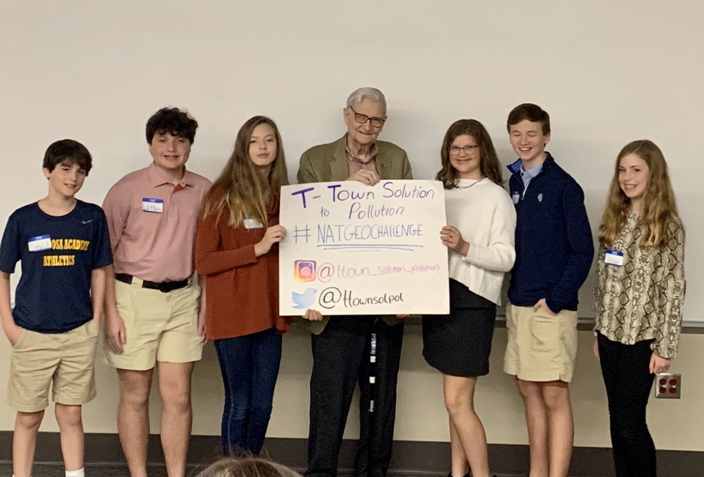 Jaclyntravels's tweet photo. Students: Can you tell us how we can stop plastic pollution in our community?
Dr. E. O Wilson: I can’t because your generation holds the answers.  @NatGeoEducation #NatGeoChallenge #LunchWithALegend @ttownsolpol @EOWilsonFndtn https://t.co/Xlaa8ViOHK