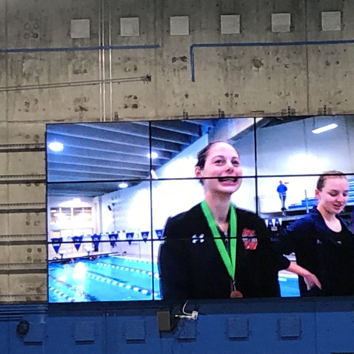 dpaten1's tweet photo. 100 Back Sophia Leonard (2nd) qualifies for state, Annika Younge (5), Grace Whitney (10), and Ariadna Amat (13). West leads East by 31 points thru 10 events #scarletnation #section1afinals https://t.co/rz5KKa1eX9