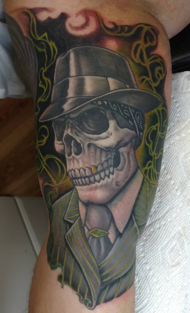JoeCapone412's tweet photo. From this morning #americantattoo #heresumoe #grind #thelab #pittsburghtattooer #pittsburghtattoo #pittsburgh #pittsburghtattooartist #pittsburghtattooshop #tattoo #joecaponeart #inkstagram #inkaddict #artistfirst #sobatattoomachines #inkmasterangels #inkmaster @inkmaster https://t.co/uMQBWMdCTJ