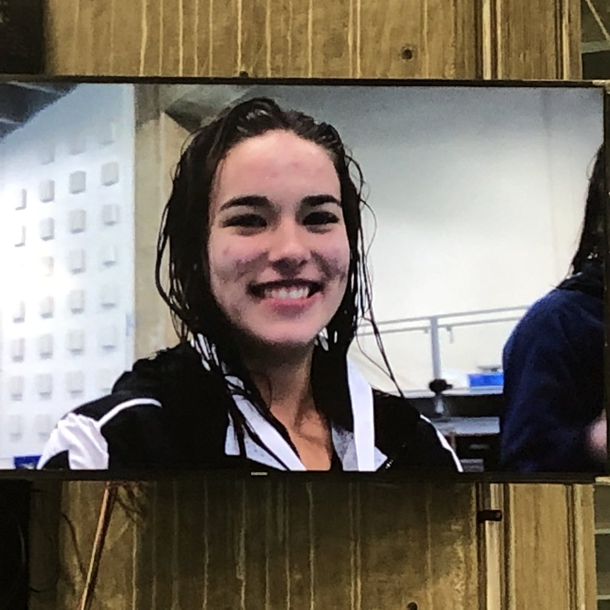 dpaten1's tweet photo. 100 Breast Olivia Leonard is section champ with new school record of 1:05.99, Sarah Patenaude (3) also qualifies for state, Catherine Bittner (9), and Kyliegh Schimek (16). West now leads East by 77 points with one event left #scarletnation #section1afinals https://t.co/glxMhiHQiz