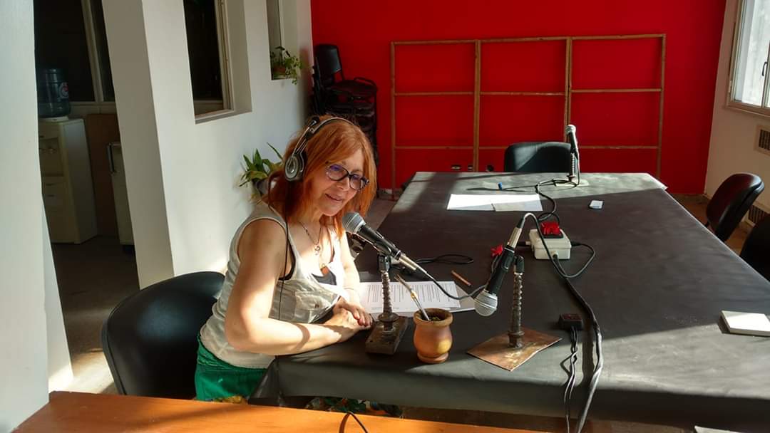 Mundoalapar's tweet photo. https://t.co/XjzMxd69Op
Ed Sociedad y adolescentes x  .@Noor_J_Abraham
Ent a #JuanMascaro , direct  docum #EscuelaBomba. "Ahí conflyen dos temas d relevancia, la eduación, particularm provBuenos. Aires. y tmb el cine q fue la vía d expresión que encontramos para esta historia... https://t.co/t1pXhYmbBk