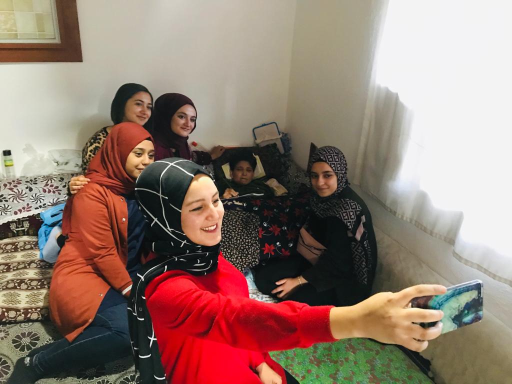 KonyaKYGM's tweet photo. #KYKdaKandilBaşkadır
Hadim Yurdu öğrencilerimiz Mevlid kandili münasebeti ile yaşlıları ziyaret edip kandil simidi hediye ettiler. Doğuştan bedensel engelli Ayşe ablalarınıda unutmayıp kandilini kutlayarak hediyelerini verdiler. https://t.co/llsuTZgfsr