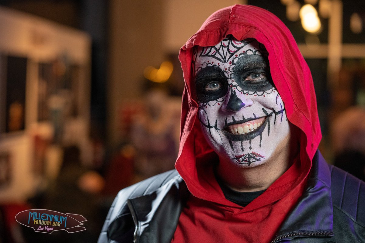 FandomBarLV's tweet photo. After our Fantastic #Halloween night, a very colorful #SugarSkull party! Photos @MichaelKeene at https://t.co/dSIpEuT2BC #MFBLV #Fandom #Cosplay #VegasCosplay #FandomBar #WeAreFandom #MFBcosplay #LasVegas #CommunityArtCopslay #FandomUnites #MillenniumFandomBar #DiaDeLosMuertos https://t.co/ys6TjjHZD9