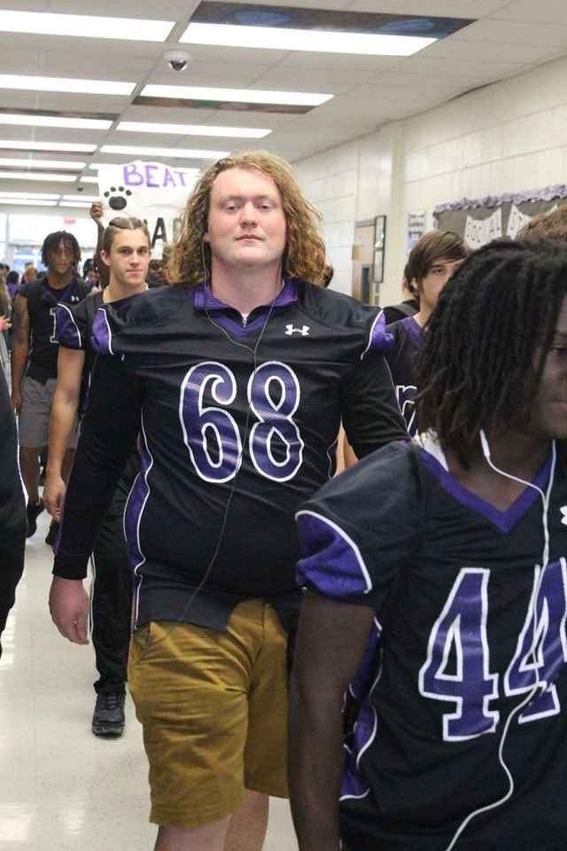 CypressLakeHigh's tweet photo. 🏈 P A N T H E R 🐾 C R A W L 🏈

We are ready to cheer on our team and make history! We hope you'll be there too!

📸 Yearbook Staff

#7UnitsStrong #WeBleedPurple #ItaRODEThing #OntheRODEtoVictory #RODEtoRedemption https://t.co/dcYKBqiAPw