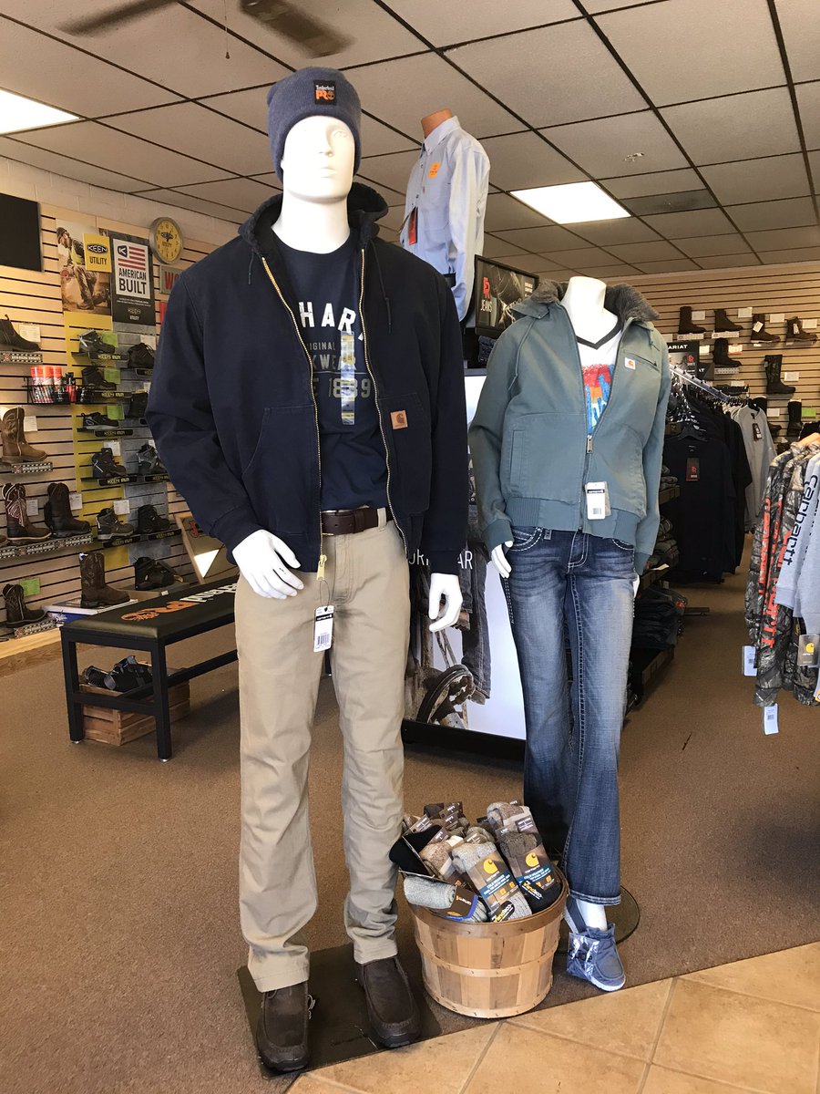 BRRRRRR what a cold morning! We have what you need to stay warm from head to toe.... come pay us a visit 😊