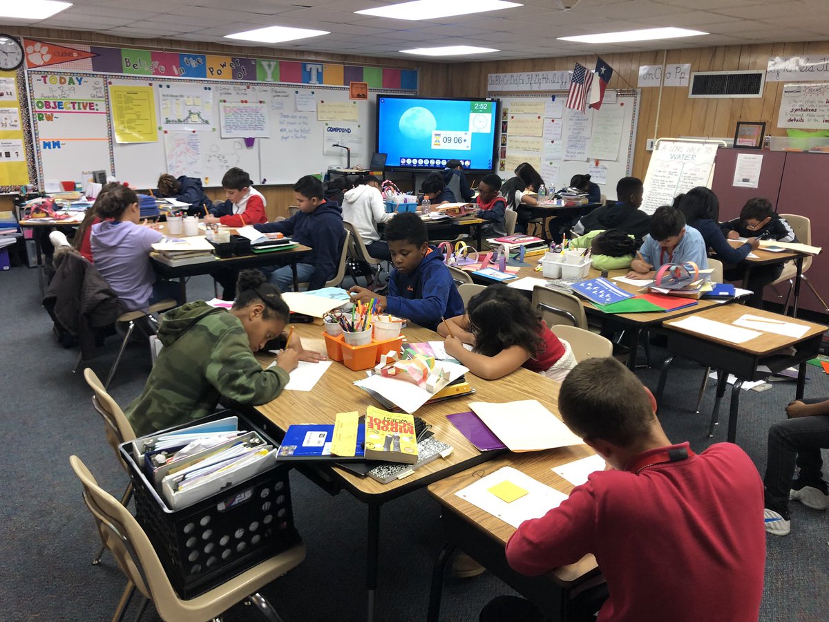 RosalindBrigh17's tweet image. When they are in the writing zone it’s a beautiful thing!  #flashdraft @CFISD_ELAR2_5 @SheridanCFISD