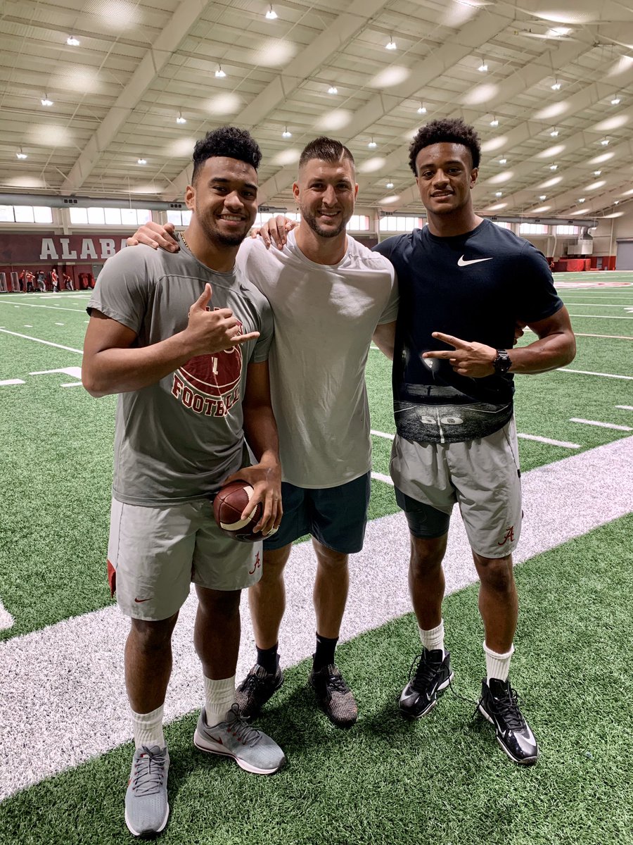 Tim Tebow (@TimTebow) on Twitter photo 2019-11-08 20:56:50 With a couple of greats before they play a big one tomorrow... @Tuaamann @patsurtain2 @AlabamaFTBL @LSUfootball With a couple of greats before they play a big one tomorrow... @Tuaamann @patsurtain2 @AlabamaFTBL @LSUfootball