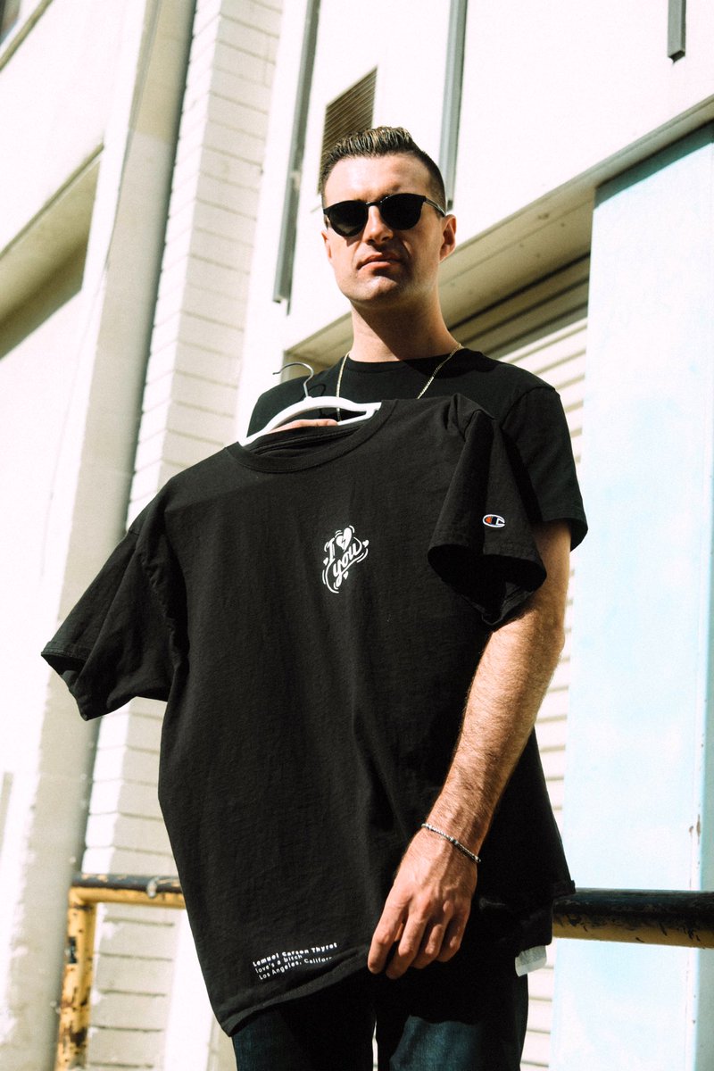 LemCarson's tweet image. thank you for helping me have an incredibly successful merch release

fashion is such a big part of who i am. i was thrilled to come out with such a high quality product that looked dope af. i have a few tees &amp;amp; flasks left! grab em before they’re gone ❤️

BigLCT.com