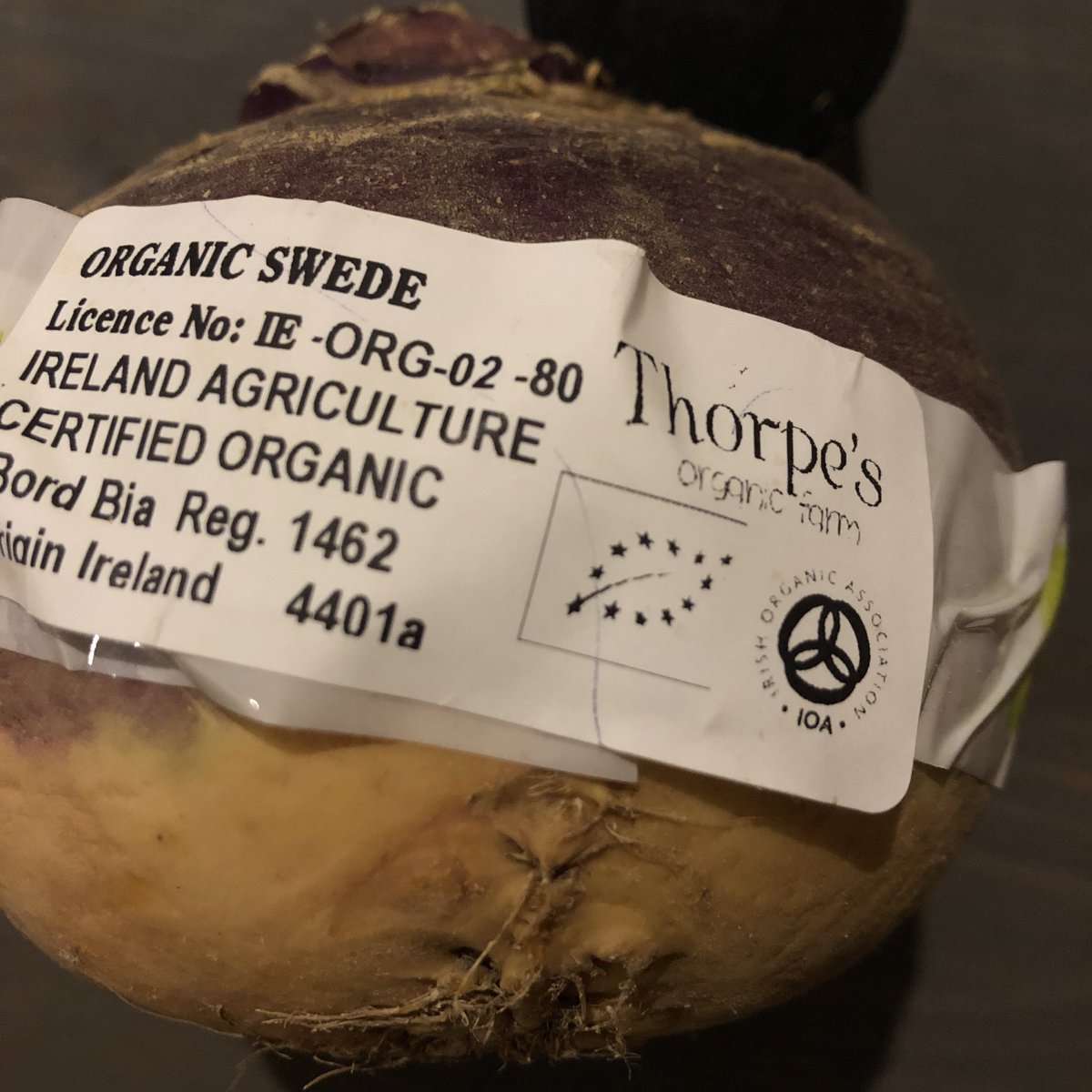 WeAreYLFN's tweet photo. Delighted to find #organic Swede from #simplefoodpledge member Des Thorpe in my #local @SuperValuIRL #wexford
Along with his leeks, cabbage, kale, etc. Always fresh and full of taste. π https://t.co/u2eHWFu7pM