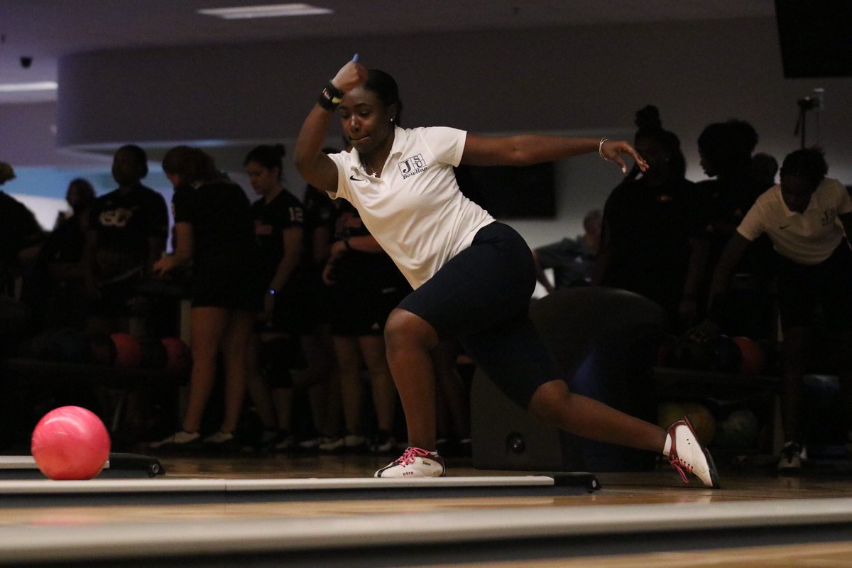 GoJSUTigersBowl's tweet photo. Beginning of the 4th Bakers Match and JSU sits in second place breathing down the neck of LA Tech in the hunt for 🏆 #1

#TheeILove || #BleedTheeBlue https://t.co/U1ZFmqFcmD