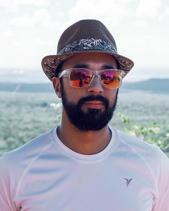 JuanJoBaez's tweet photo. If you don't build your dreams, someone will hire you to build theirs.
#FBF #fbfriday #coffeelover #coffeeteller #workhard #graphicdesignerslife #photographstories #godisgood #traveler #wanderlust #wanderer #dominicanrepublic #thankful #beard #beardedlife #quotetomyself #ca… https://t.co/qYj6V1bCjA