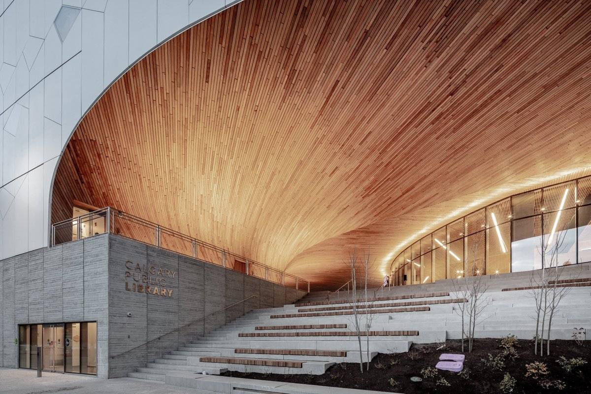 StructureCraft's tweet image. We recently got our hands on several new beautiful shots of Calgary's Central Library from @jpformat #woodsoffit #freeformtimber @calgarylibrary @snohetta @StuartOlsonInc #complexgeometry #gh3d #timberengineering
