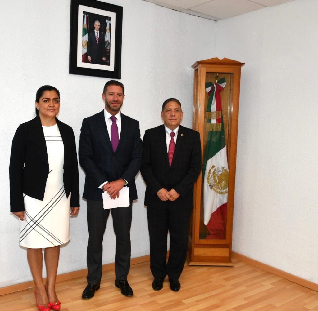 AndresMassieu's tweet image. Mi reconocimiento a mi amigo Gabriel Casillas por su destacada labor al frente del #IMEVIS durante más de 2 años. Le deseo mucho éxito en los proyectos que habrá de emprender.