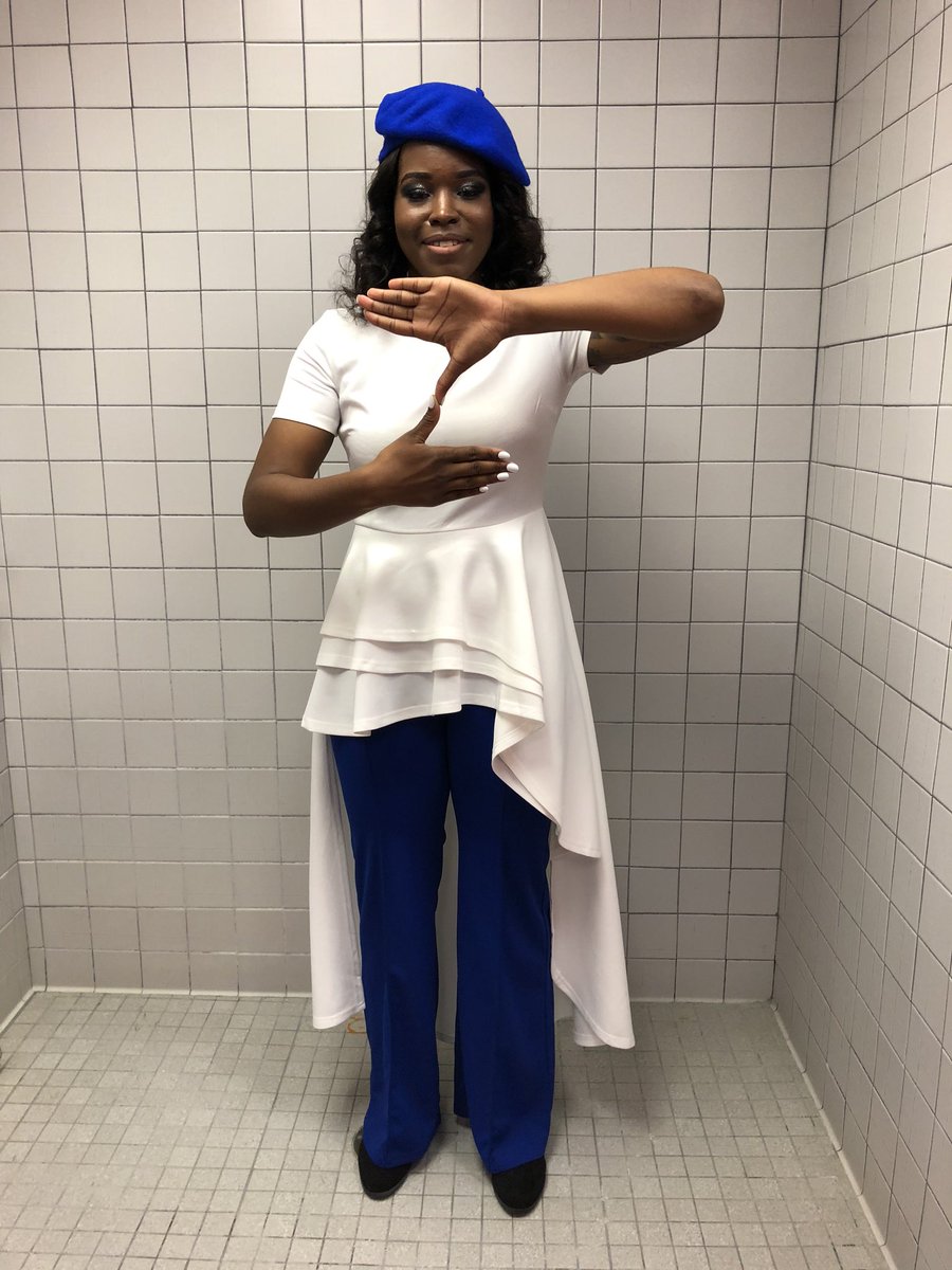 CatchaBucket's tweet photo. Blu face baby.💙🕊 #ΖΦβ #1920 #Legacy💙 https://t.co/uaXYs6Wl0F