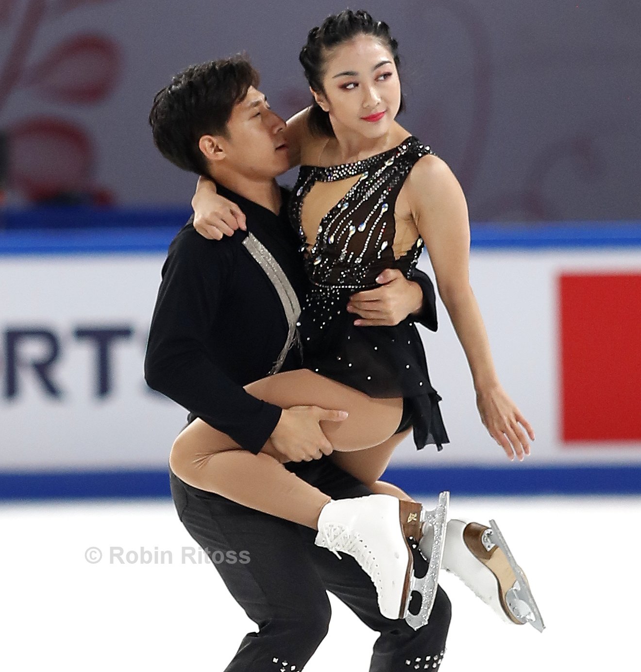 GP - 4 этап. Cup of China Chongqing / CHN November 8-10, 2019 - Страница 8 EI4WfokX0AAwJ_A?format=jpg&name=large