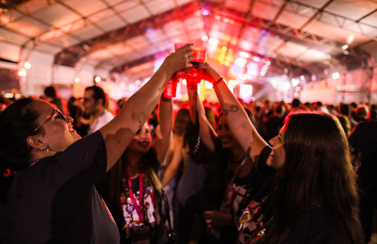 rd_station's tweet photo. Pronto para o último Happy Hour do #RDSummit 2019? 💜 

Lembrando que agora tem a nossa #SymplaParty! E ficamos por aqui! https://t.co/ybL5jfdSvz