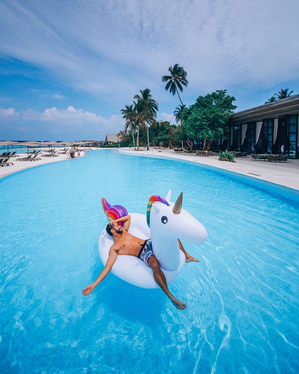 #WeekendMood 🎉🍺🎊
Can You Feel It by Birgir open.spotify.com/track/6rC55vFj… #NowPlaying 
<a href="/andredemello/">maycon</a> is so ready for the weekend!!
Photo credits 📸: <a href="/andredemello/">maycon</a>
#travel #travelling #explore #traveller #wanderlust #tourism #adventure #holiday #lifestyle #travelholic #traveladdict