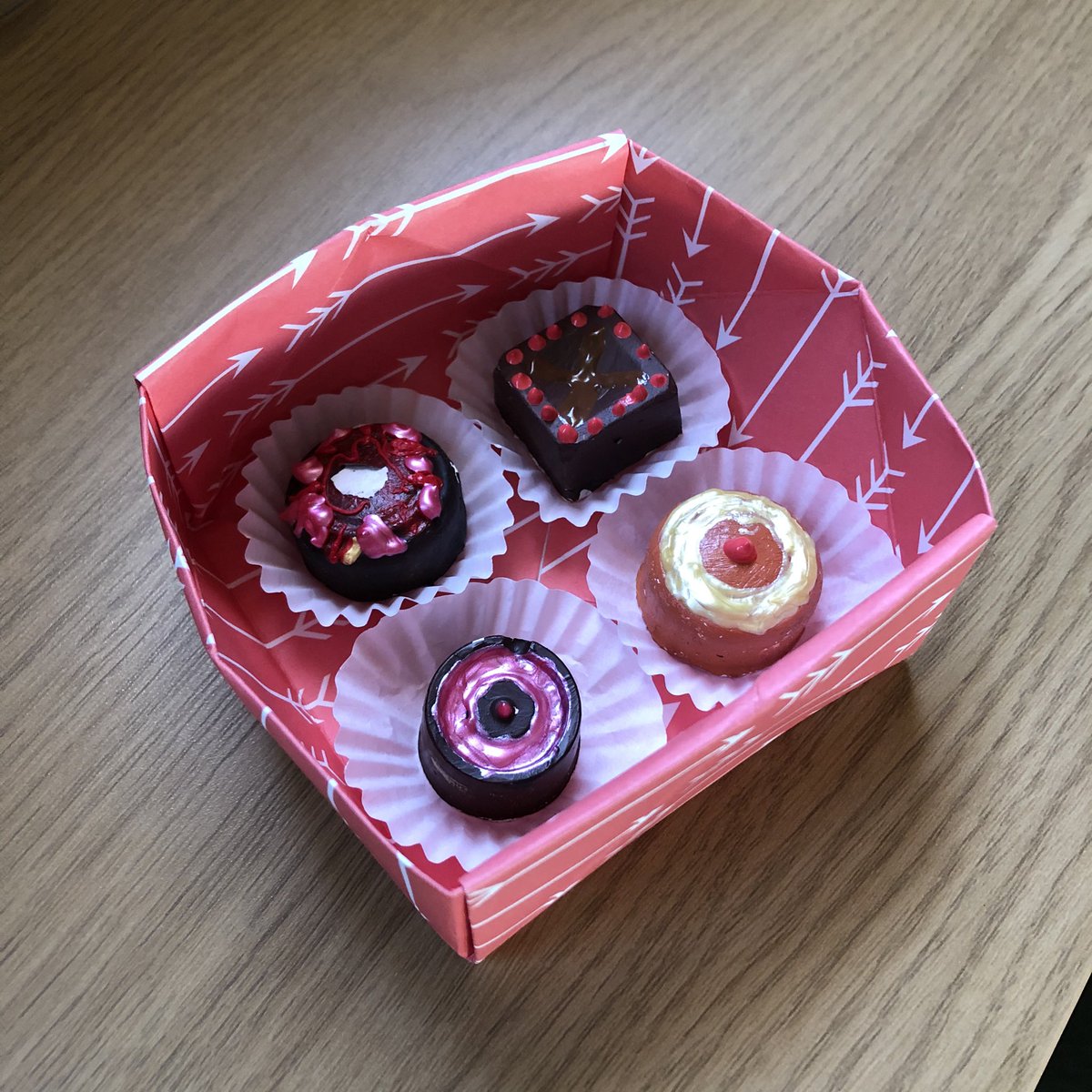 sarah_delahoy's tweet image. Year 3 @MadleyPrimarySc have made origami boxes for their fake chocolates inspired by food sculptor #peteranton