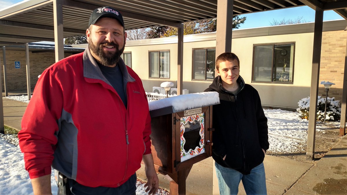 JeffreyJCollier's tweet photo. In #literacy partnership with @BAISD, Au Gres-Sims Installs Free Little Library on @AGSschools Campus.  Read full News Release here:  https://t.co/rJg6S55fzx​  #WolverinesLead #CultureOfReading @LitCoachHill @DebKadish  @mrsgoaley https://t.co/qF2sFa8qCV