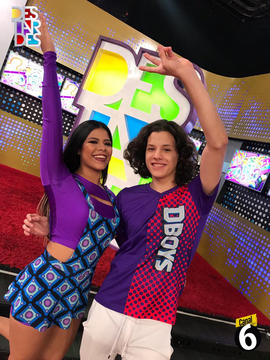 multimediostv's tweet photo. ¡CAMBIO DE VESTUARIO! ¿Qué tal luce el elenco de #DestardesEnEl6 con colores diferentes? 🤔🤔

EN VIVO ➡ https://t.co/mgm05vyex8 https://t.co/0oz5M1Kc3Y