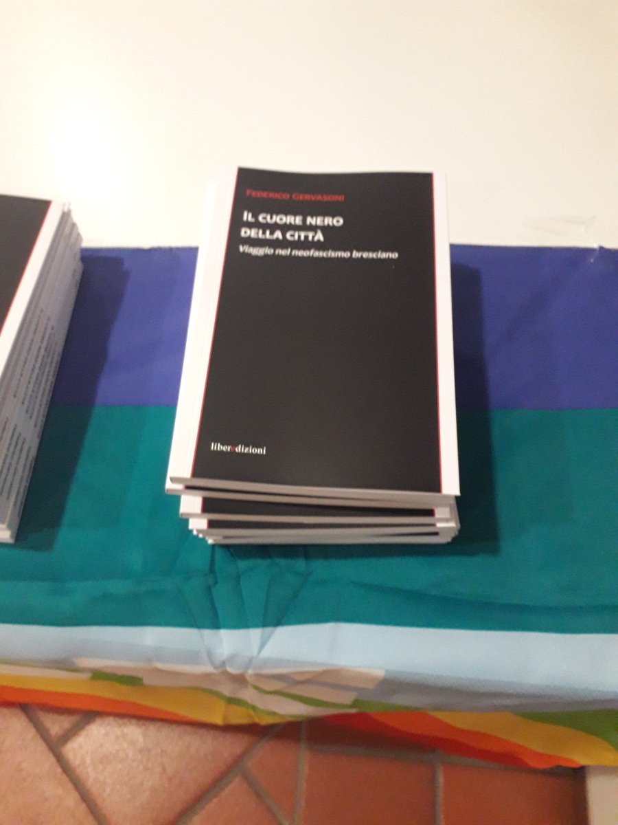 fredisgerva's tweet photo. Contro tutti i fascismi.
Grazie a chi è passato a salutarmi stasera a Gavardo.
Ci vediamo domani alla #microeditoria a Chiari.
#ilcuorenerodellacitta https://t.co/2ZFQF84zLL