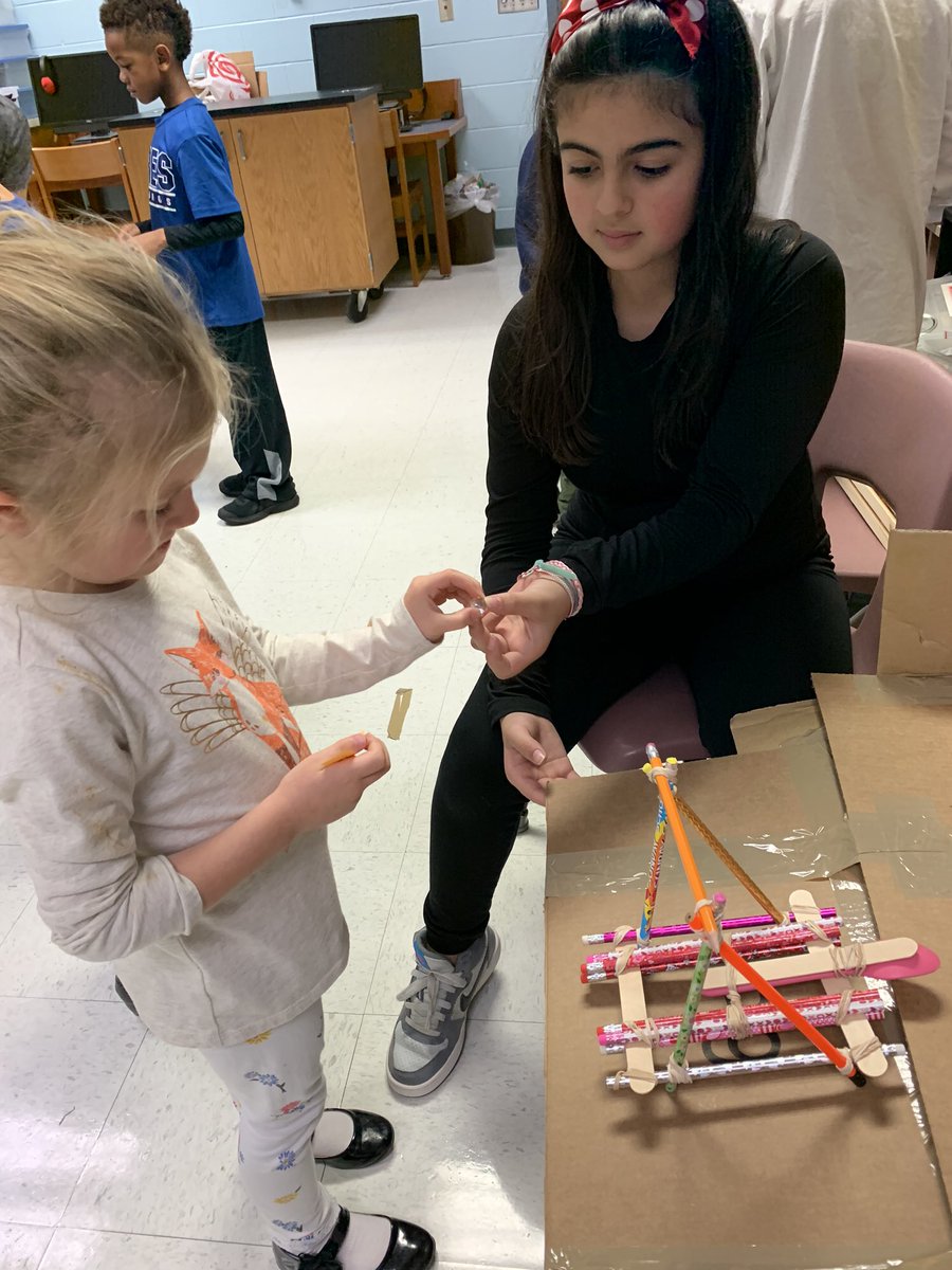 JCPrice331's tweet image. What a FANTASTIC FRIDAY...guest reader, vegetable soup, 5th Grade Science carnival, and the “icing on the cake”...my birthday celebration! Kids loved it!!!! @FairOaksRanchES