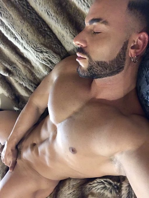 Hello guys!  #SubscribeNow   https://t.co/KdTjLDpFcM https://t.co/gBSOMFqJ5w<a href="/tag/subscribenow"class="tags">#SubscribeNow</a>