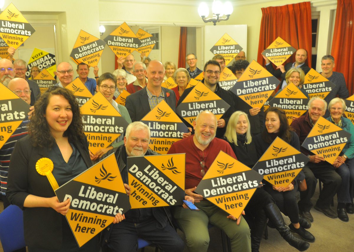 What a fantastic turnout this evening at our @libdems campaign launch! We can turn #Poole and Dorset gold! 🔶🇪🇺🇬🇧💪
Some members who joined just yesterday came along! This is just incredible. Thank you so much! 
#libdems #winninghere
#FBPE